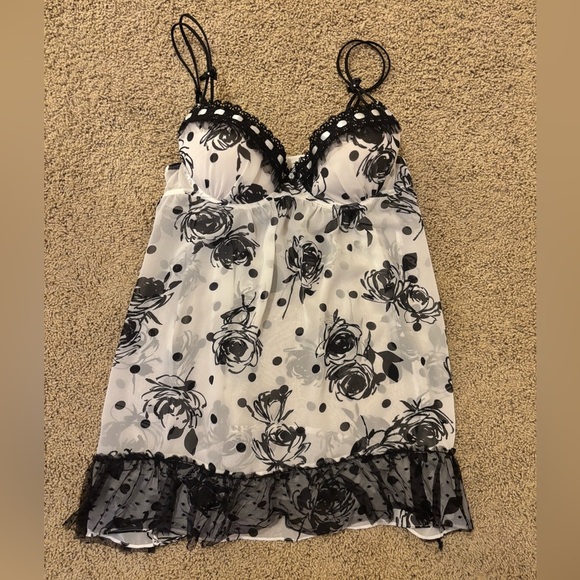 IN BLOOM Black and White Floral Robe and Nightie Set | Size Large - Picture 8 of 14